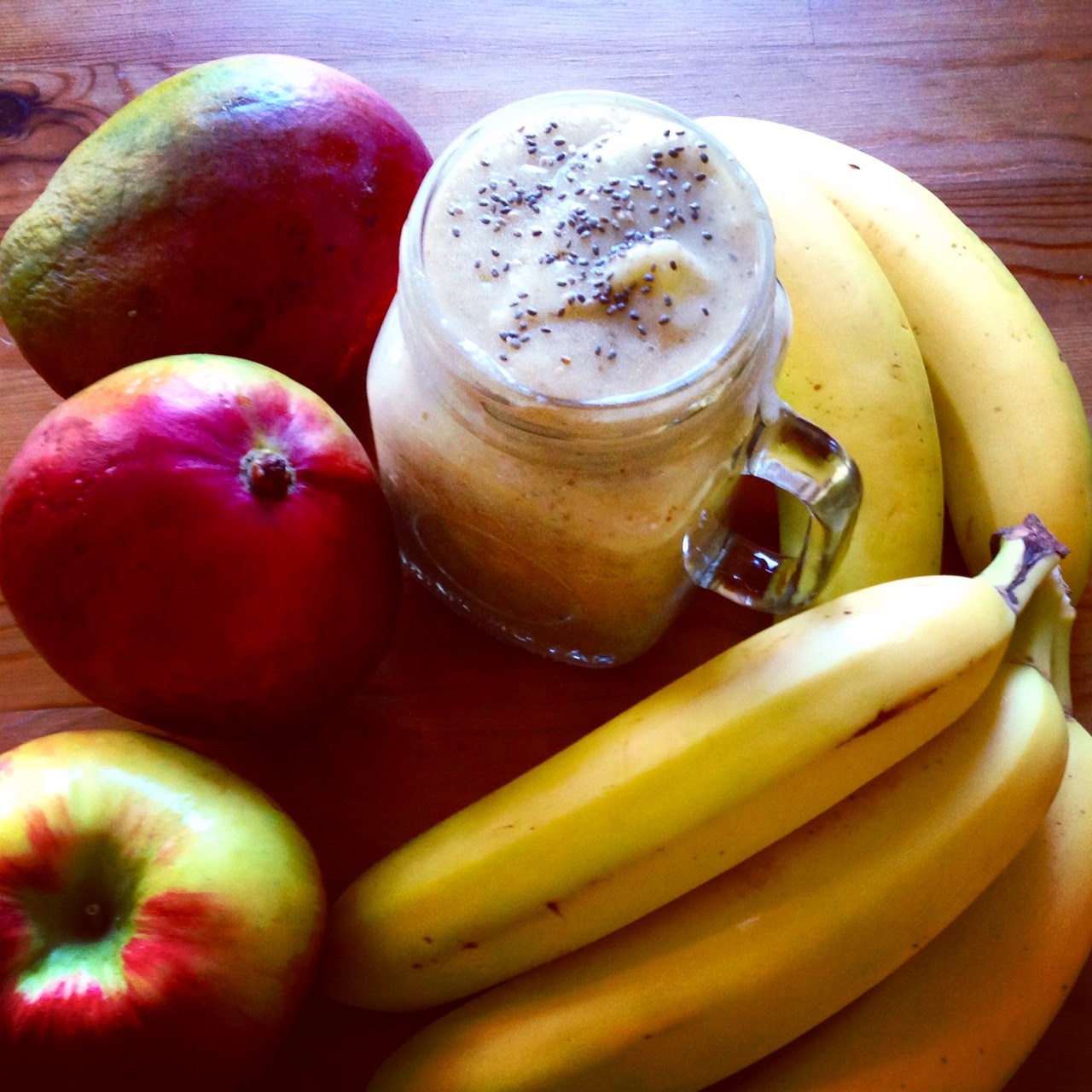 A Very Tropical Mango, Banana & Apple Smoothie – The Dish On Healthy